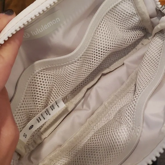 NWOT white opal everywhere belt bag - Picture 10 of 10